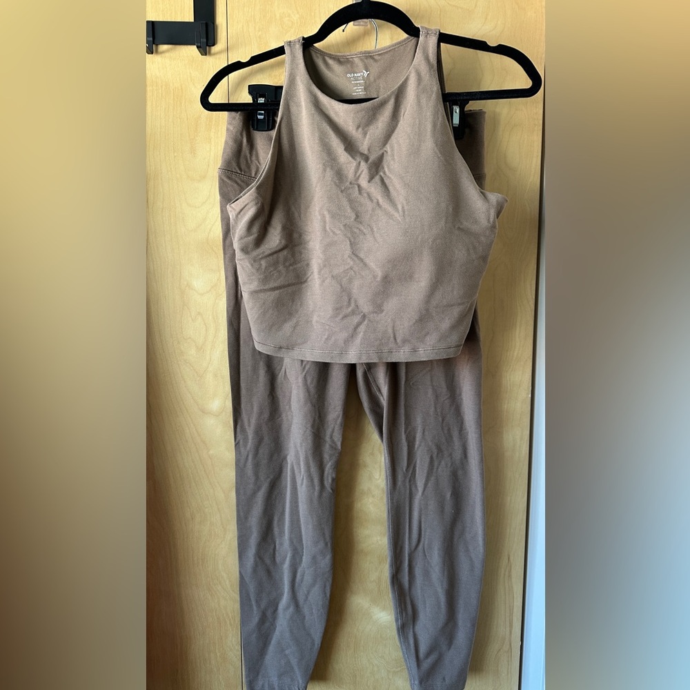Old Navy Active Powerchill Brown Cropped Tank and Leggings Set